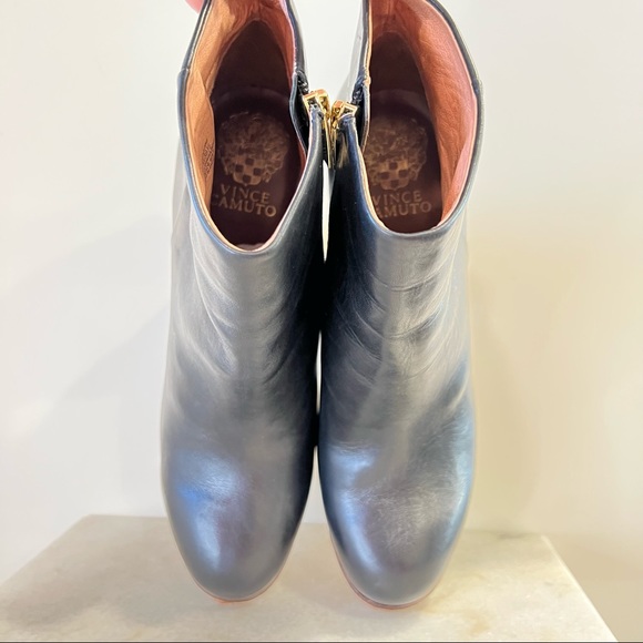 Like New! Vince Camuto 'Grenadine' Black Leather Ankle Stacked Heel Bootie * - Picture 7 of 9